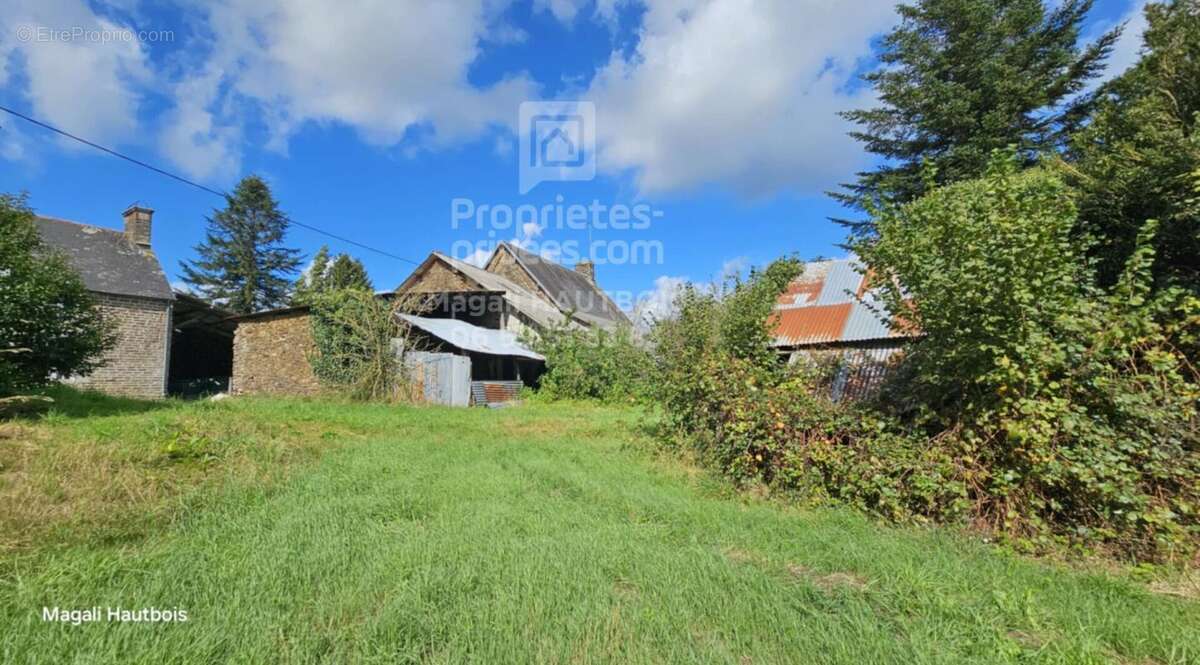 Maison à SAINT-HILAIRE-DU-HARCOUET