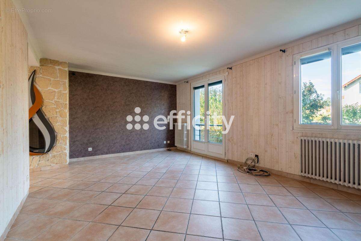 Maison à VILLENEUVE-LE-ROI