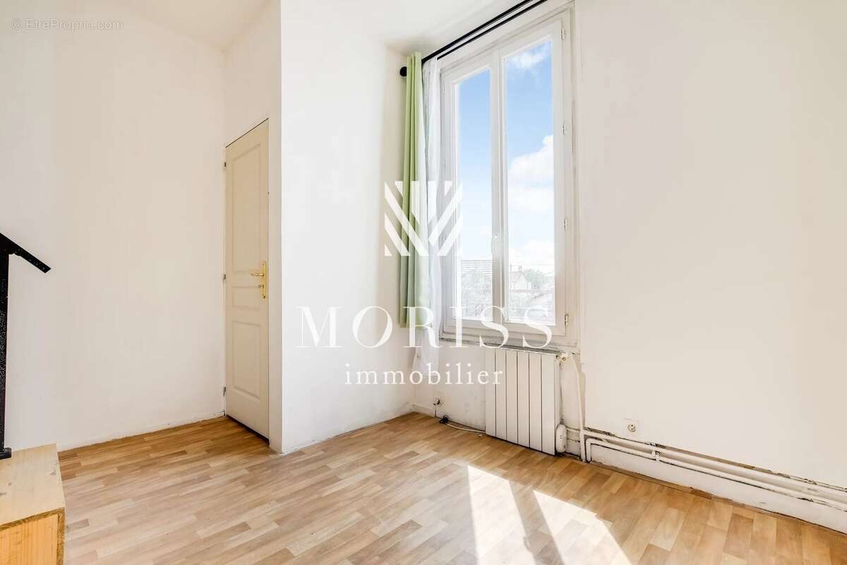 Saint Denis- Maison de 3 pièces + terrasse de 33,m² - photo 9
