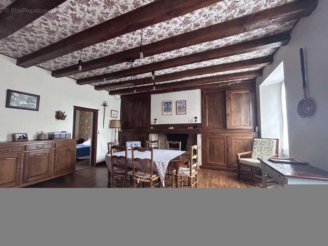 Maison à SAINT-PRIVAT