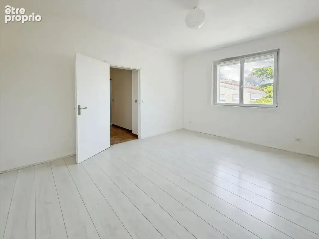 Coup de cœur à Guilherand-Granges – Appartement T4 de 103 m² + 39m² de comble aménageable avec balcon & jardin - photo 15