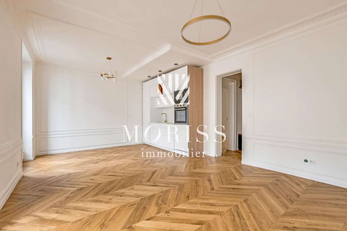 Appartement à PARIS-17E