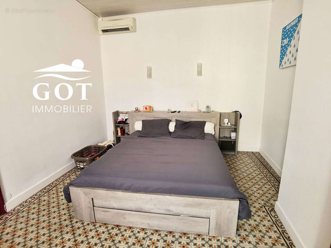 Maison à SAINT-LAURENT-DE-LA-SALANQUE