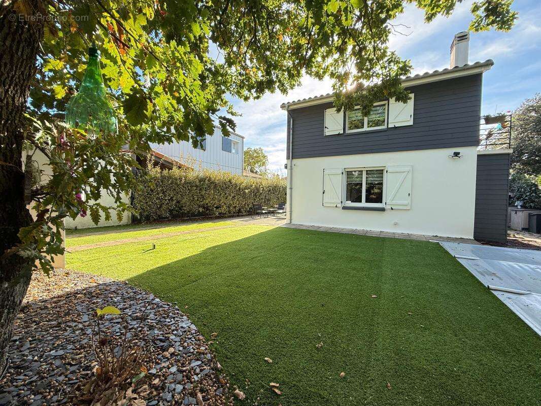 Maison à VAUX-SUR-MER