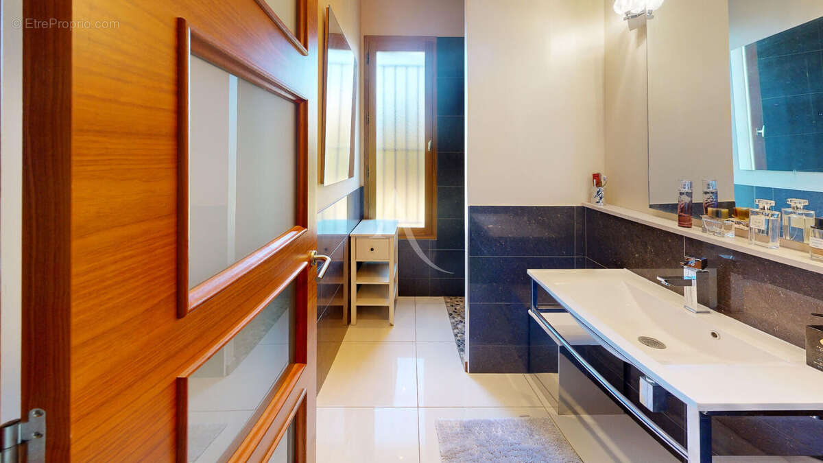 Maison à VILLEMOUSTAUSSOU