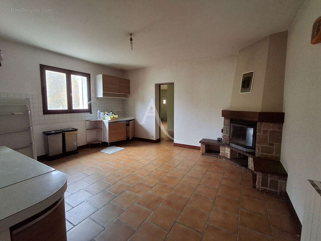 Maison à FONTCOUVERTE