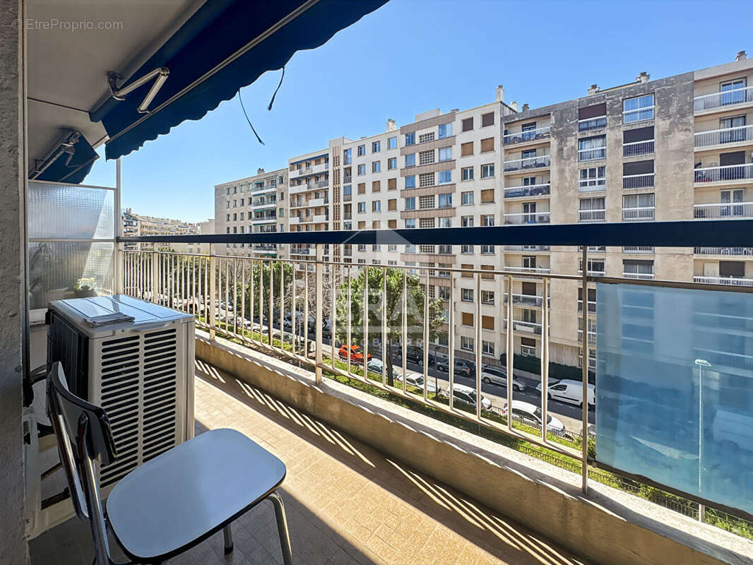 Appartement à MARSEILLE-4E