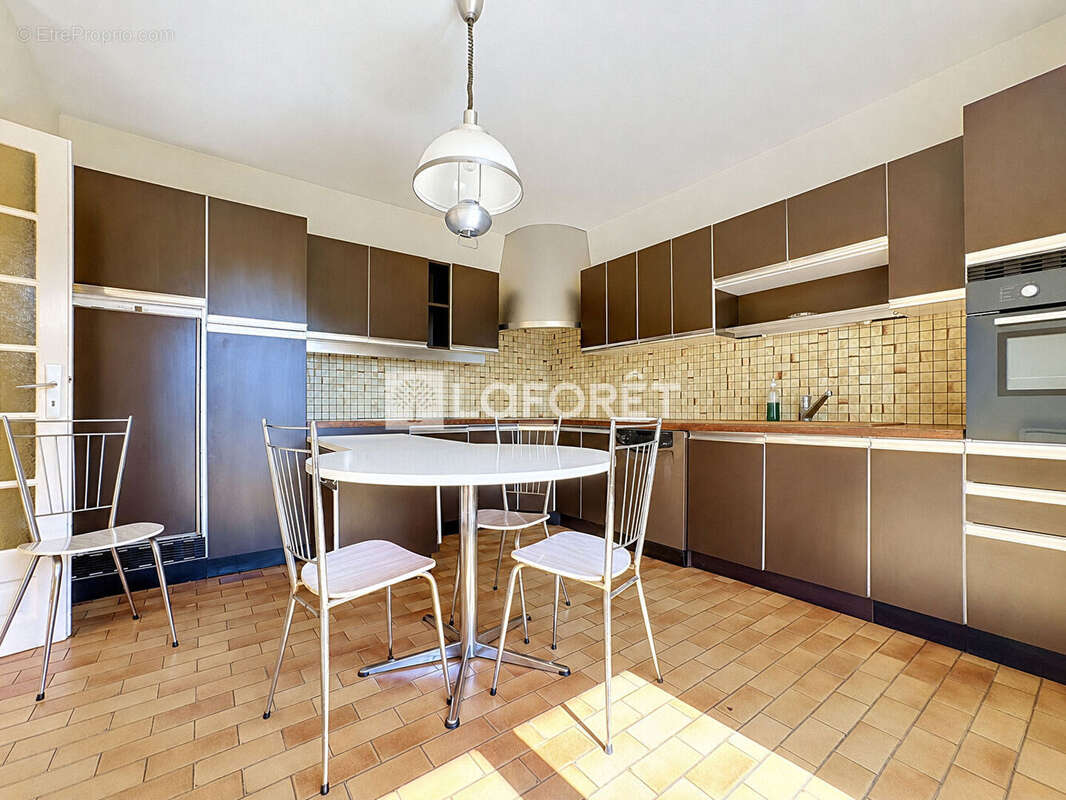 Maison familiale de 123 m² avec sous-sol complet sur terrain de 905 m² ? Messimy-sur-Saône - photo 7