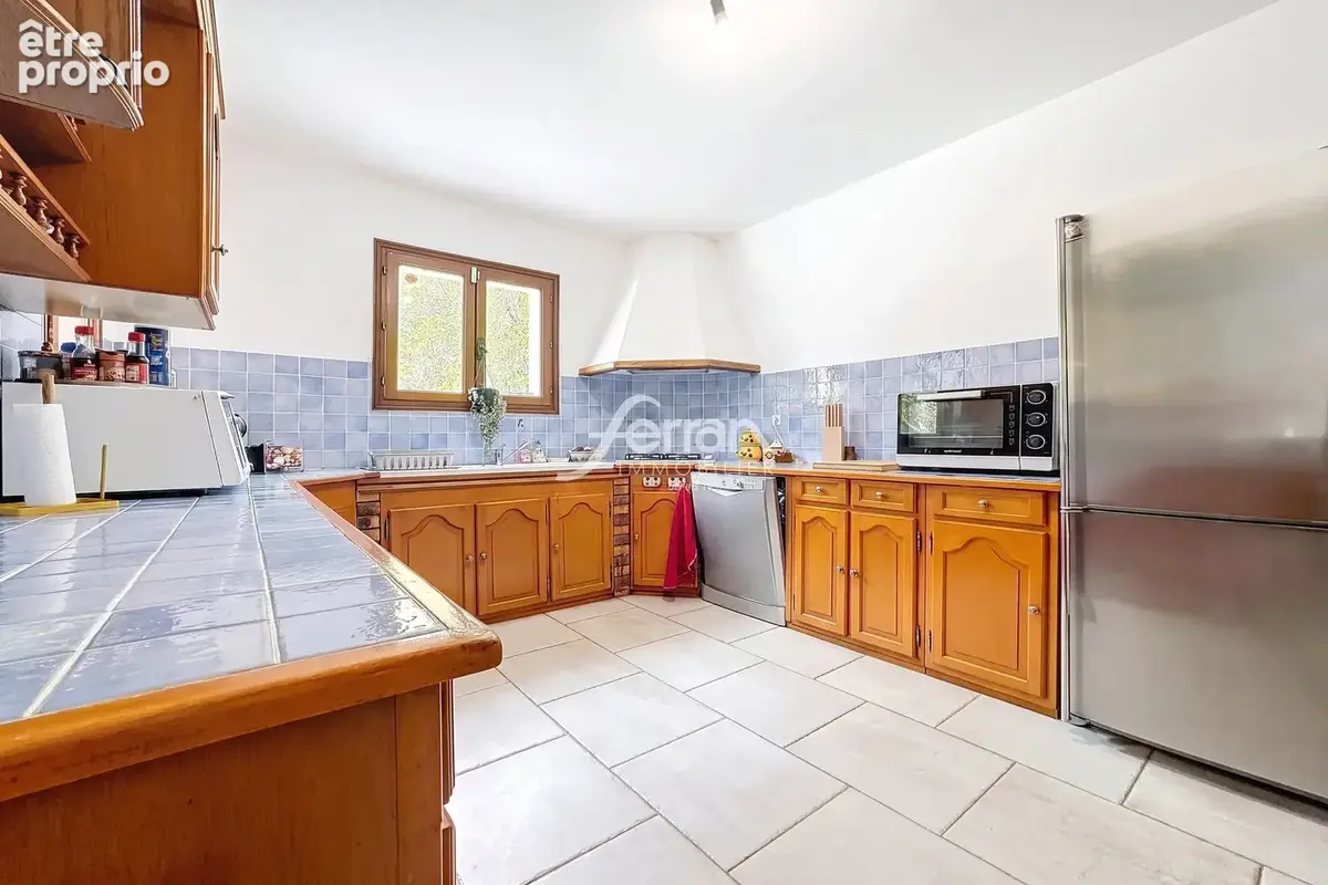 Maison 6 pièces 194 m² à vendre à Callas (83830) - photo 3