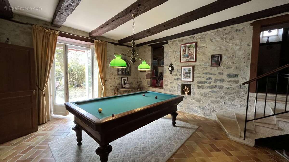 Maison à SAINT-LAURENT-LES-TOURS