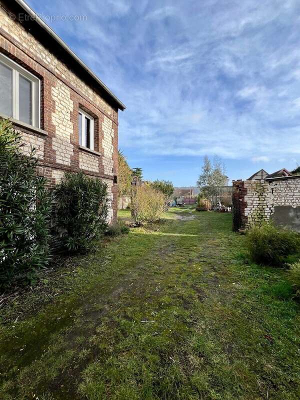 Maison à SAINT-ETIENNE-DU-ROUVRAY