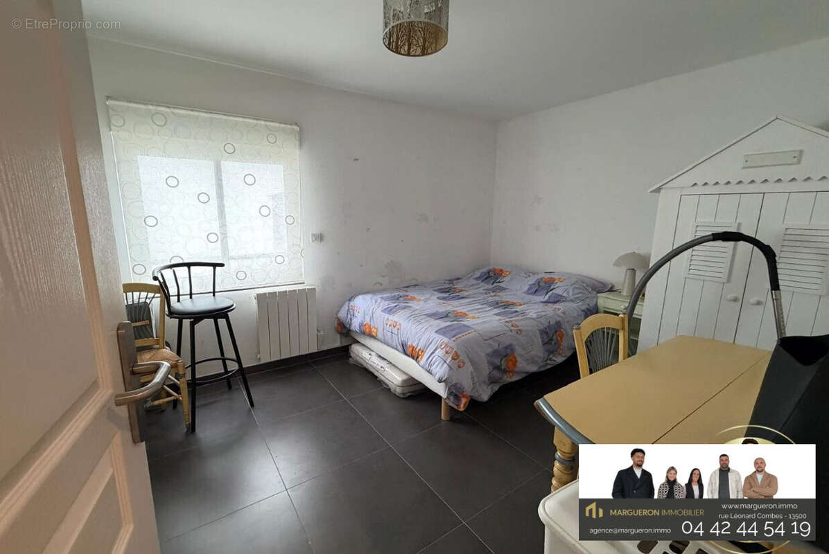 Appartement à SAINT-MITRE-LES-REMPARTS