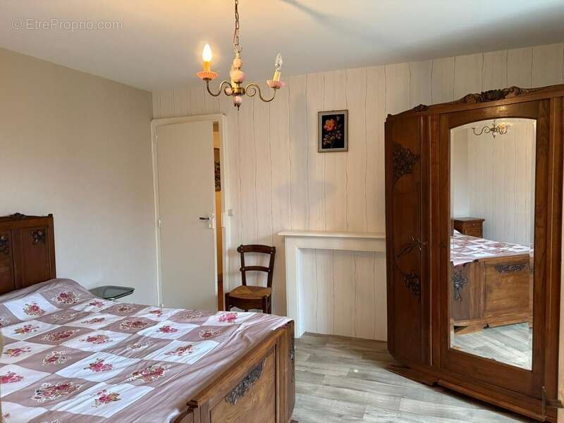 Maison à LA ROCHE-L&#039;ABEILLE