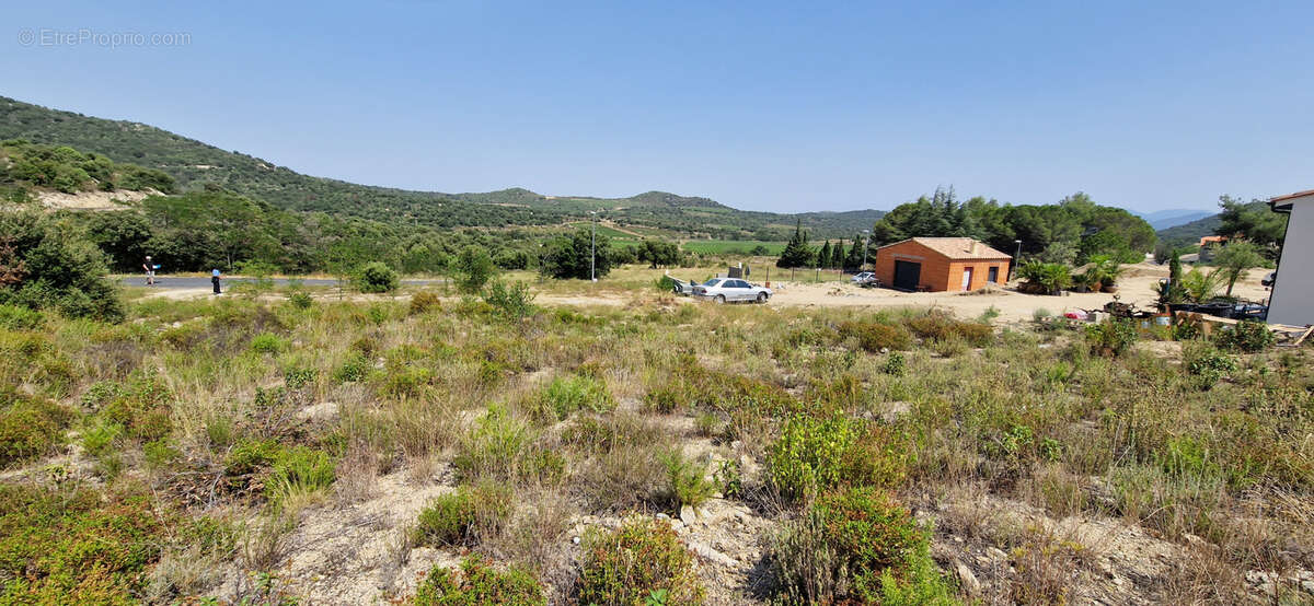 A 15 mns d'ille Sur Têt - Terrain constructible de 1317 m2 - Superbe vue dégagée - photo 3