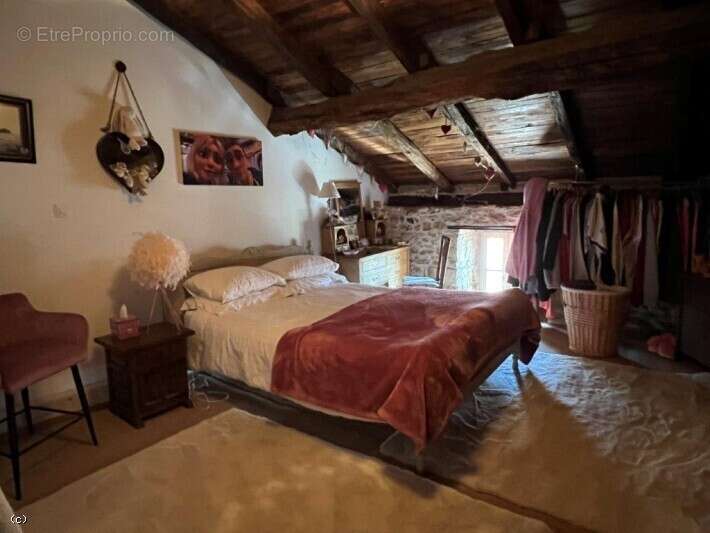 Maison à NANTEUIL-EN-VALLEE