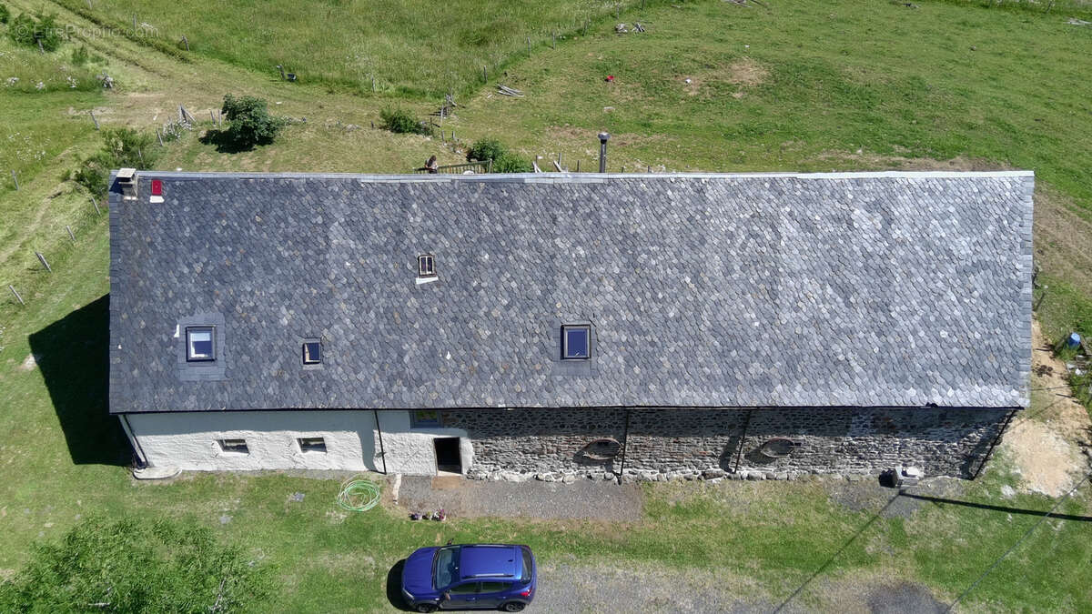 Maison à LA TOUR-D'AUVERGNE