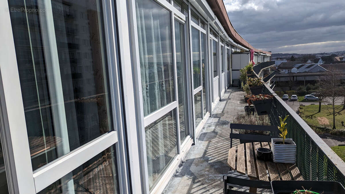 Appartement à HOUILLES