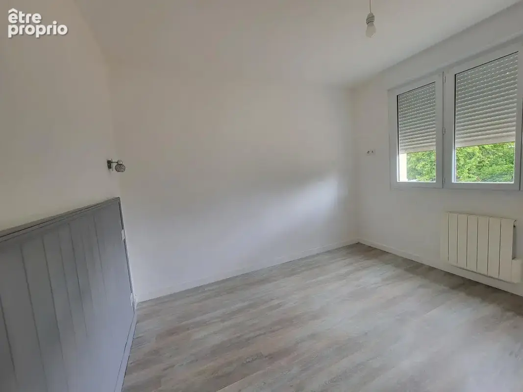 Maison 61 m² à Le Saint  - photo 6