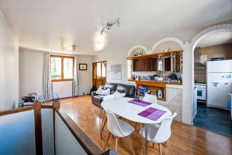 Maison familiale 100 m² – Centre-ville de Drancy – Jardin & pompe à chaleur récente - photo 3
