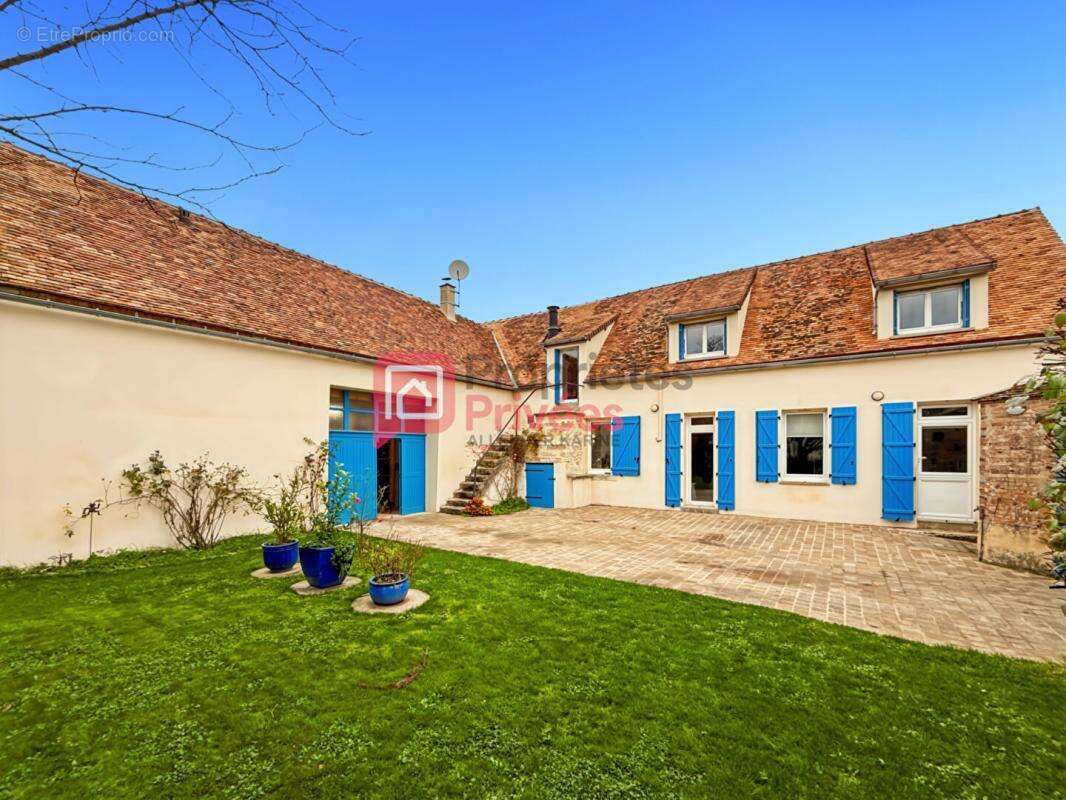 Maison à SERGINES