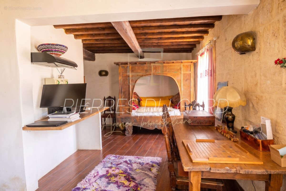 Maison 270 m² à Vers-Pont-Du-Gard  - photo 9
