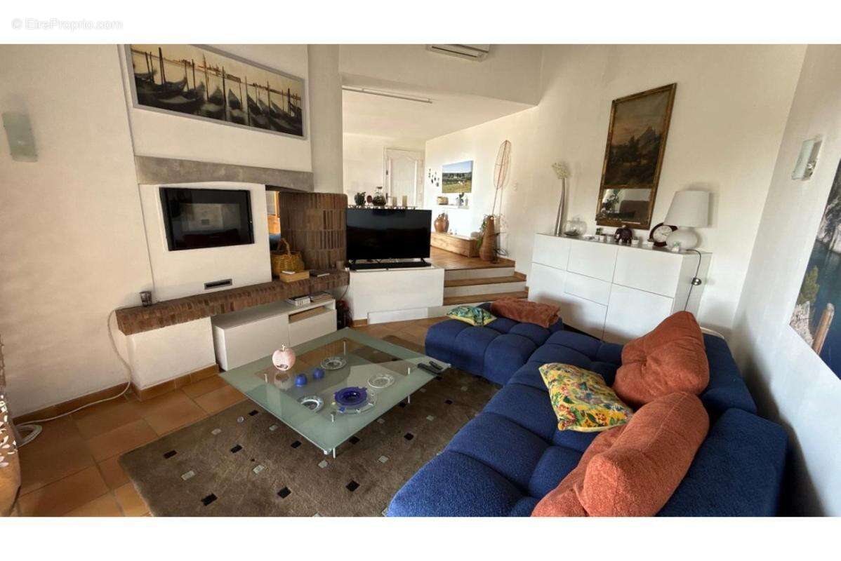 Maison à LA FARE-LES-OLIVIERS