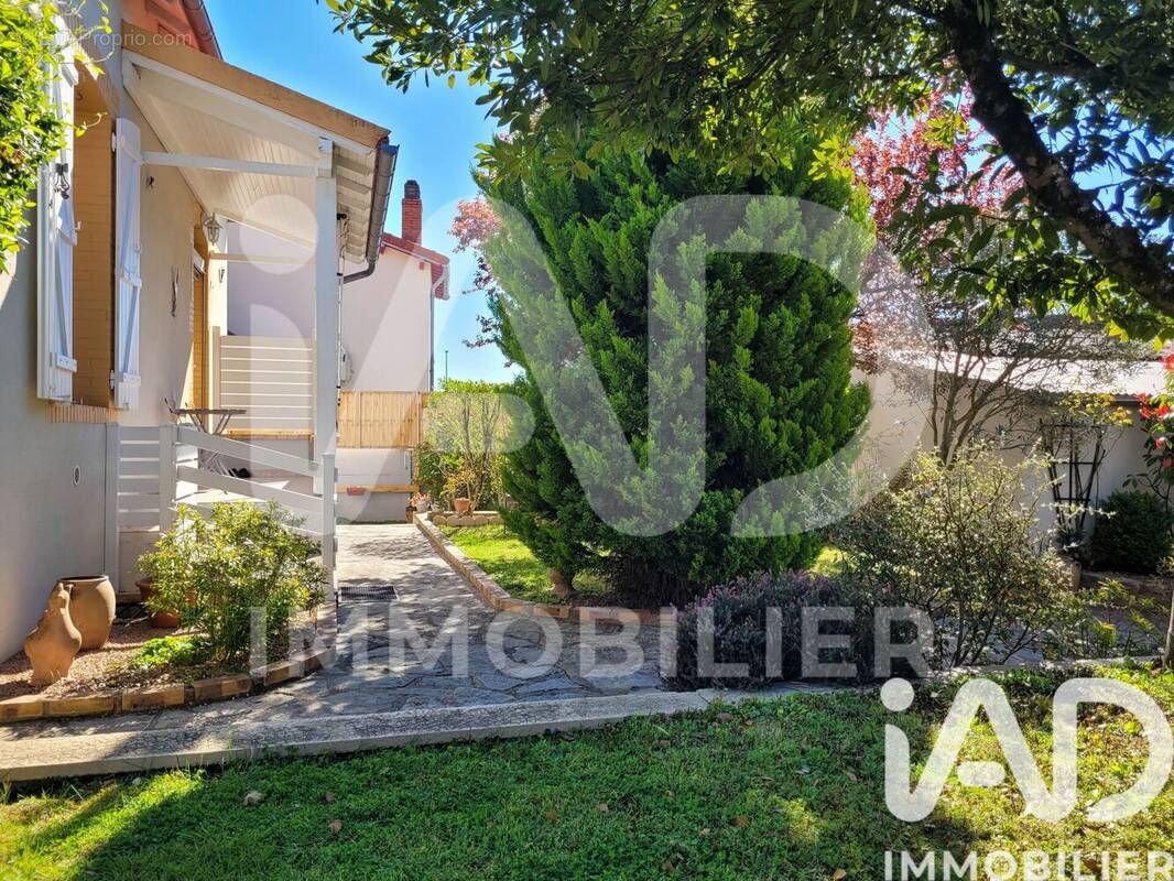 Photo 1 - Maison à MONTLUCON