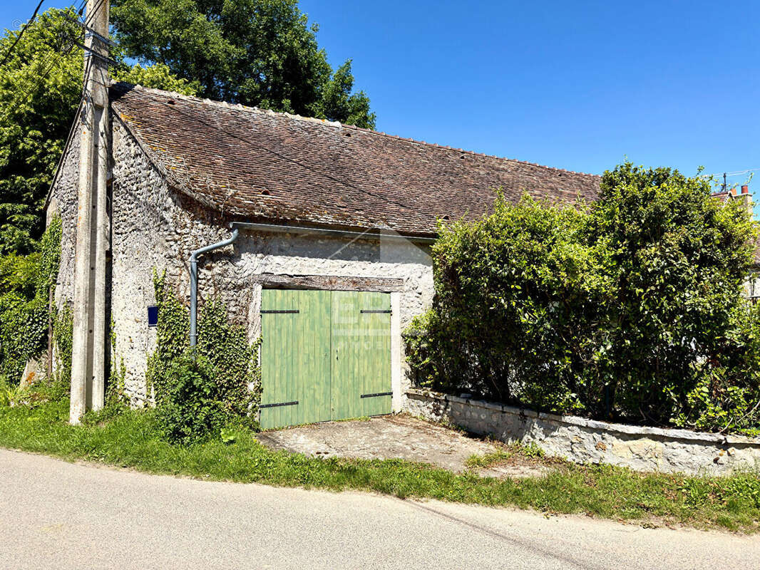 Maison à CHAINTREAUX