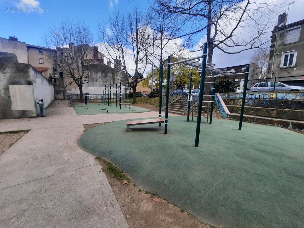 Appartement à SAINT-ETIENNE