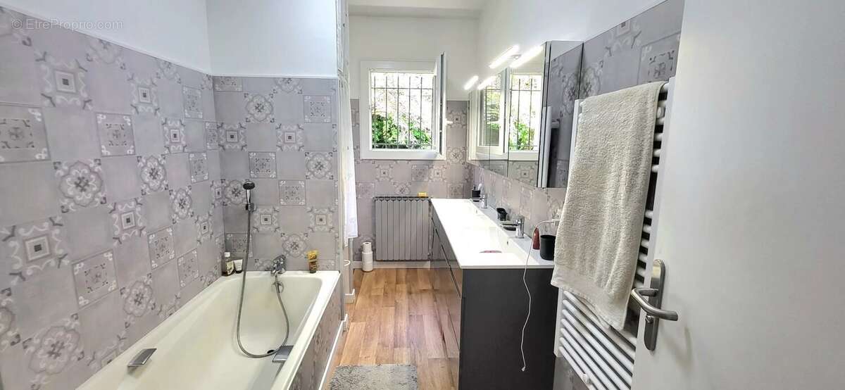 Maison à TOURRETTE-LEVENS