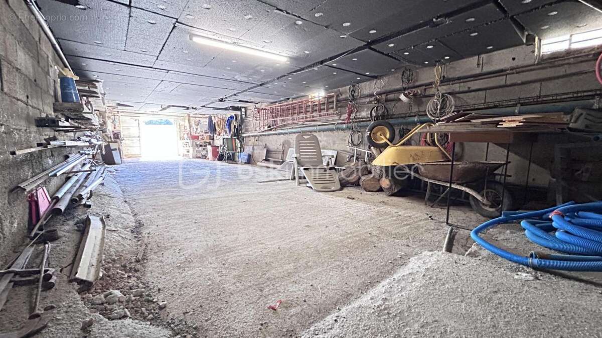 Maison à PEZILLA-LA-RIVIERE