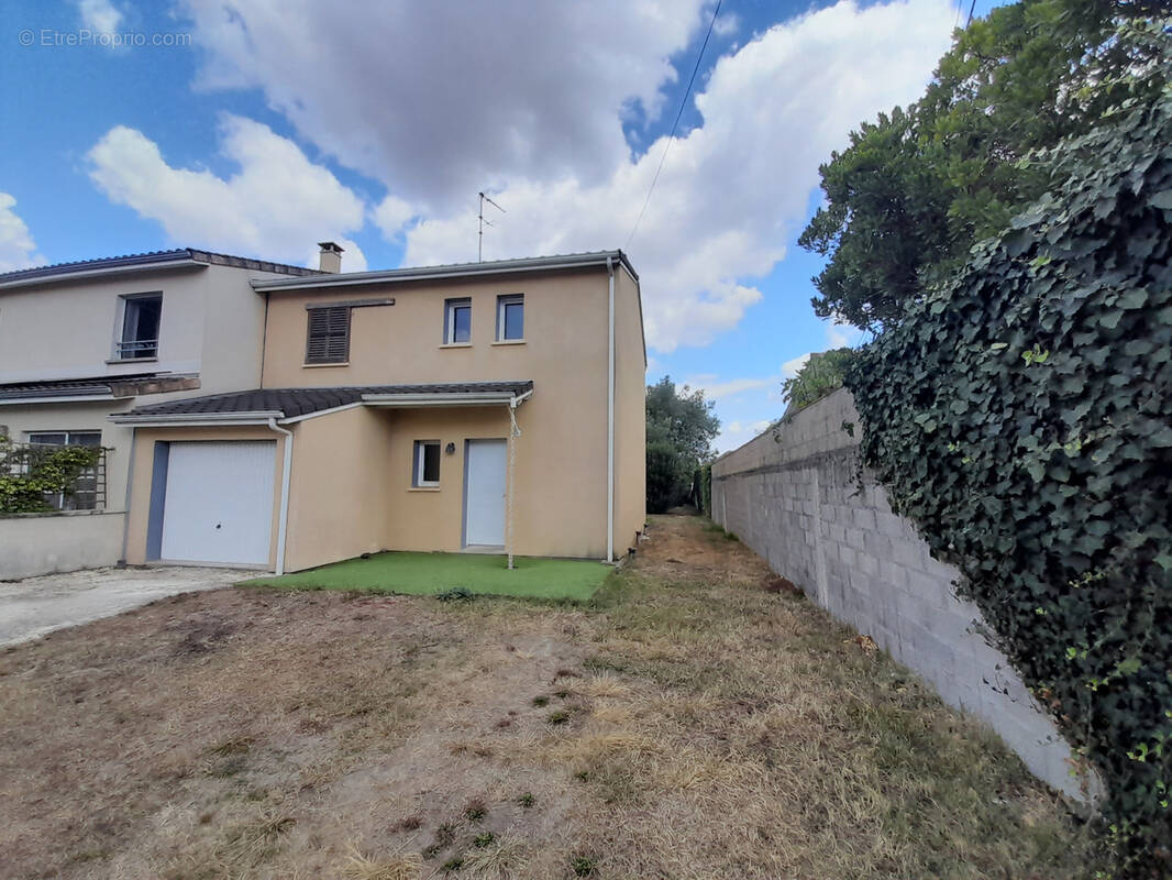 Maison à VILLENAVE-D&#039;ORNON