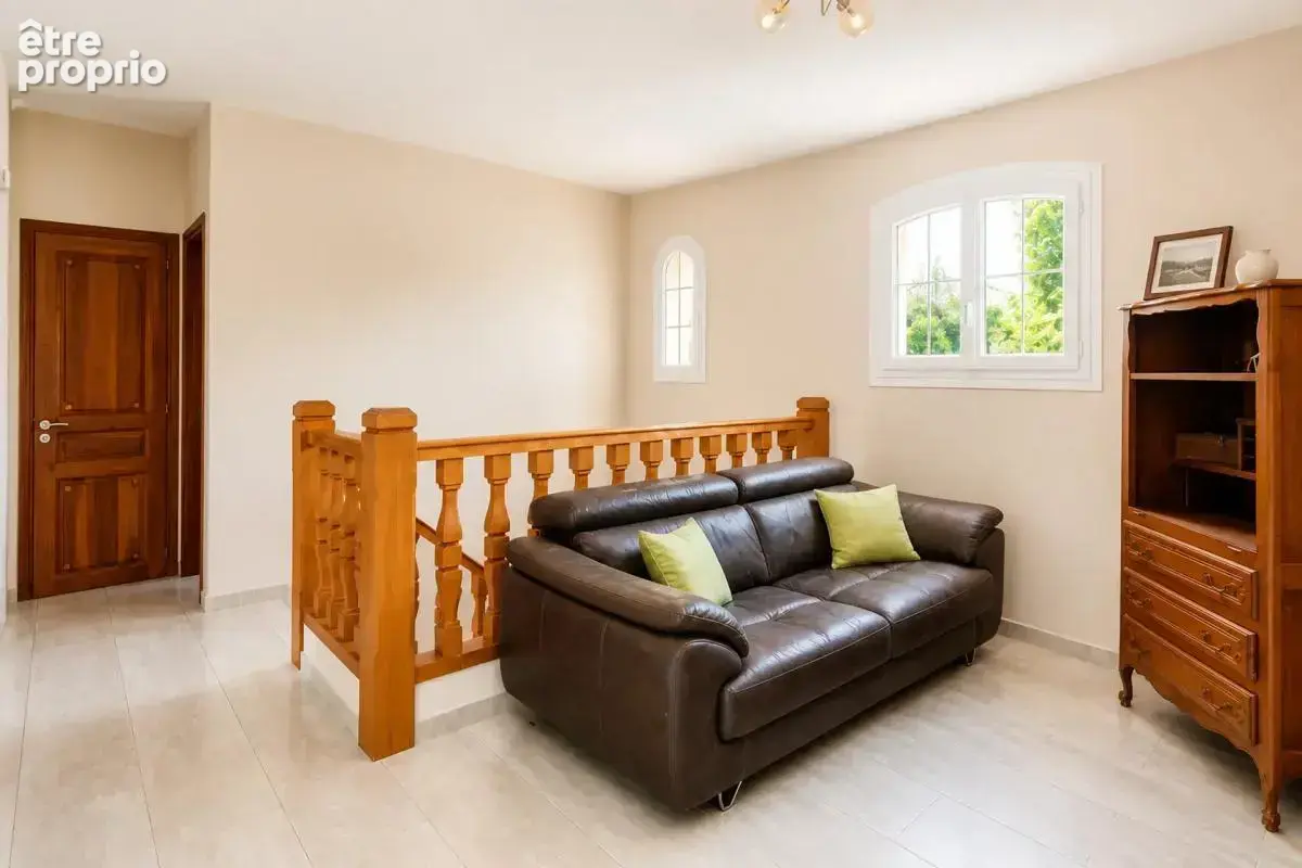Maison de 6 pièces de 179 m² à Gabian - photo 8