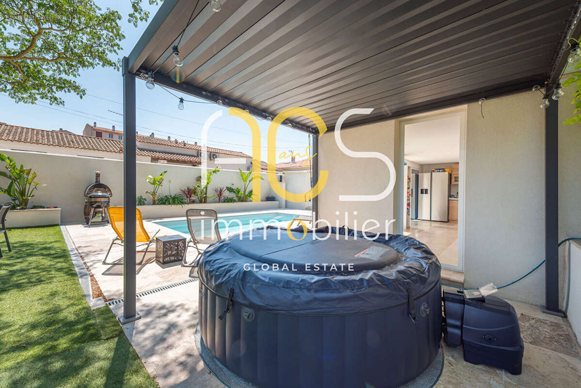 Maison Chateauneuf Les Martigues 5 pièce(s) 170 m2 + dépendances + piscine - photo 28