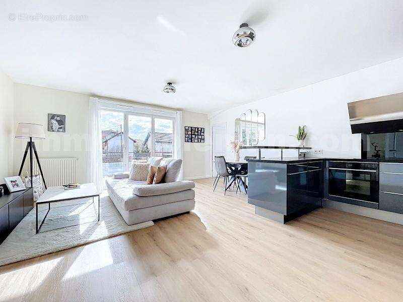 Appartement_T3_Vetraz-Monthoux_Genève_Ceva_tramway_Suisse_investissement_Séjour_Cuisine_ - Appartement à VETRAZ-MONTHOUX