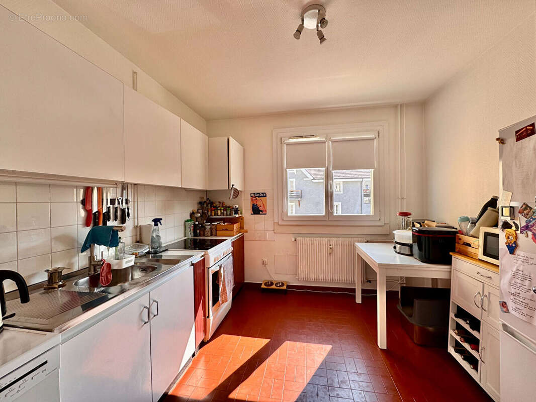 Appartement à COLLONGES-SOUS-SALEVE