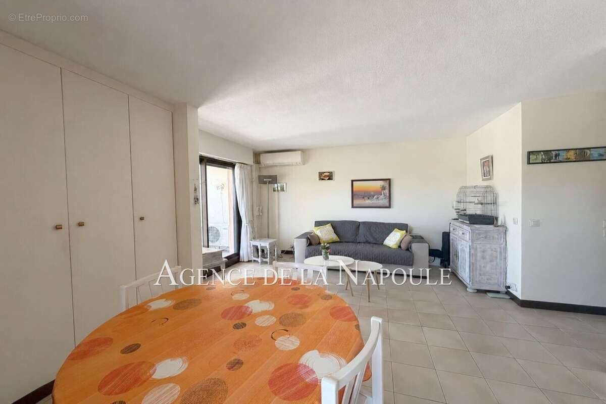Appartement à MANDELIEU-LA-NAPOULE
