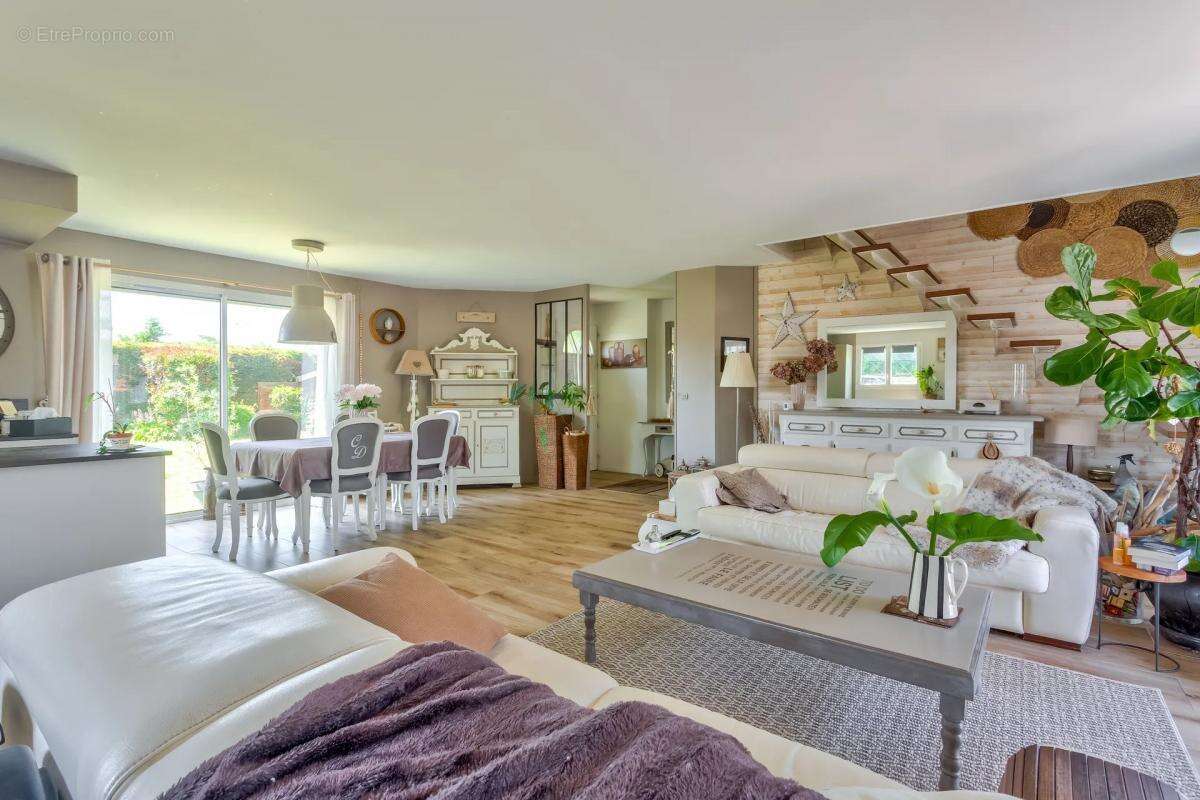 Maison à SAINTE-HELENE