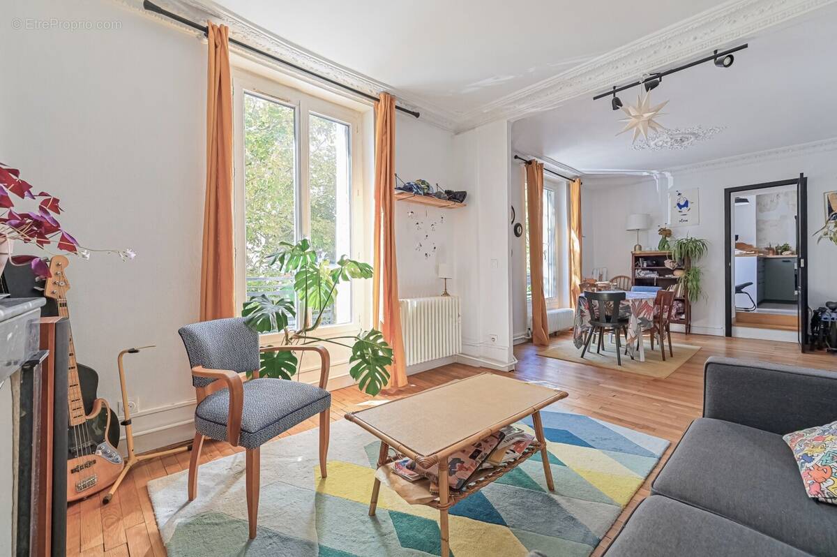 VIS_3040 - Appartement à LES LILAS