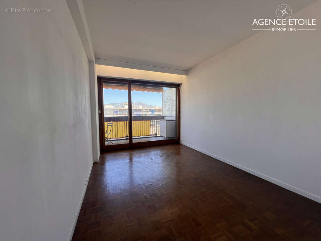 Appartement à MARSEILLE-6E