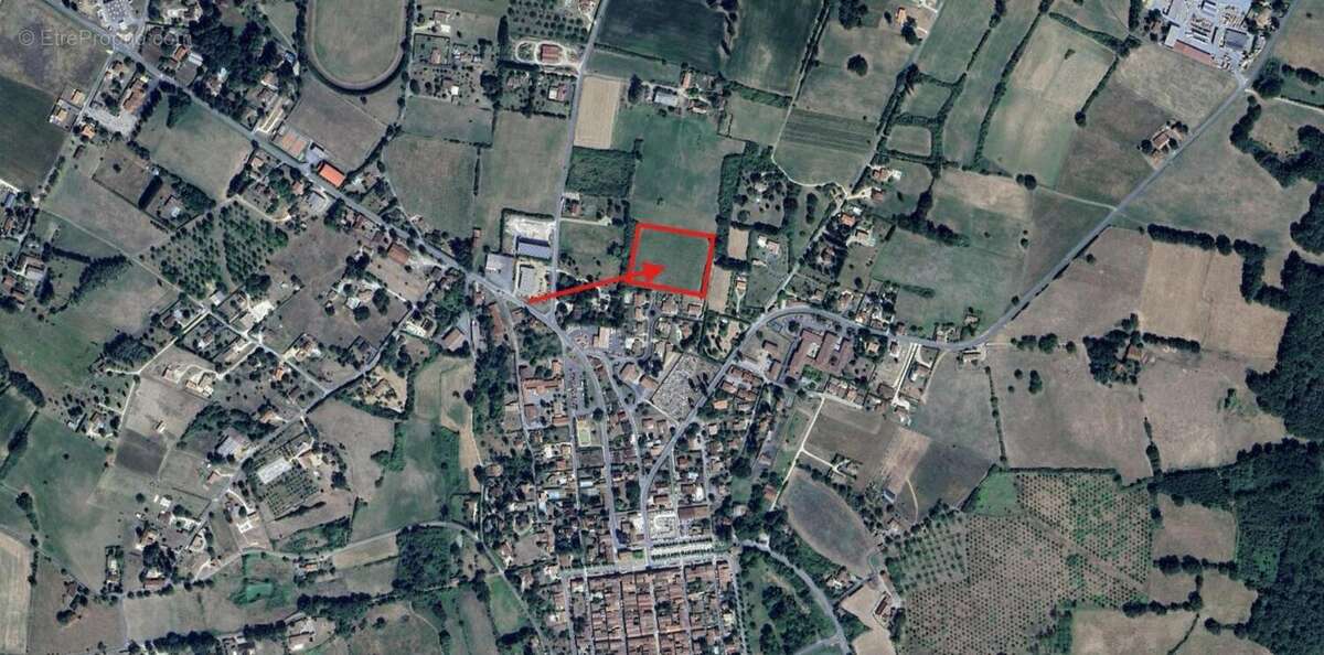 Terrain à MONPAZIER