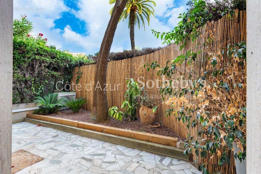 Nice, Le Port : Appartement 86 m² avec jardin privatif - Boulevard Franck Pilatte - photo 12