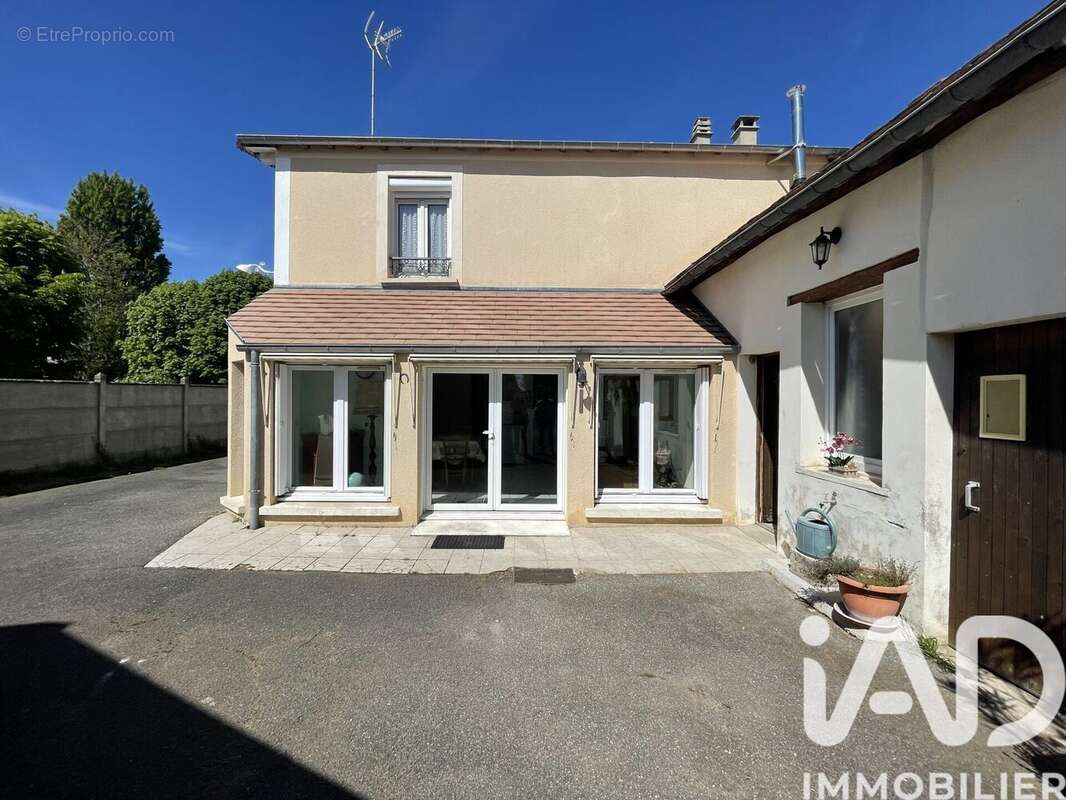 Photo 2 - Maison à MAROLLES-SUR-SEINE