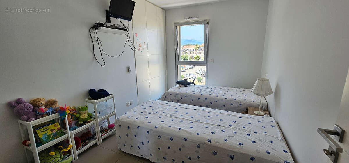 SOLENZARA (20) Appartement à vendre 3 pièces de 68m². avec terrasse de 31m². RÉSIDENCE PIEDS DANS L'EAU - photo 7