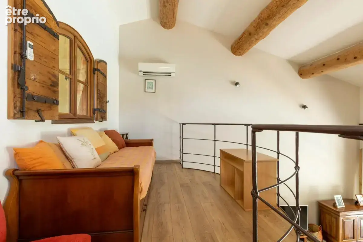 Propriete de caractere en pierres 220 m² sur 5 000 m² à lancon provence - photo 6