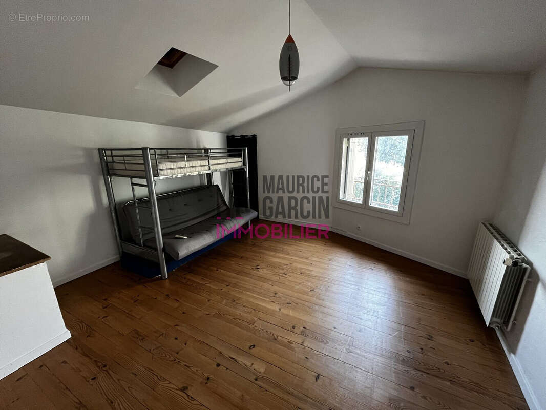 Maison à CHATEAUNEUF-DE-GADAGNE