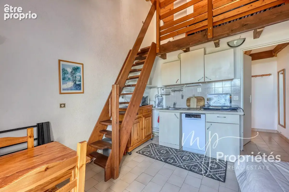 À VENDRE – Cavalaire-sur-Mer – 2 pièces avec vue mer – Résidence avec piscine et tennis - photo 4
