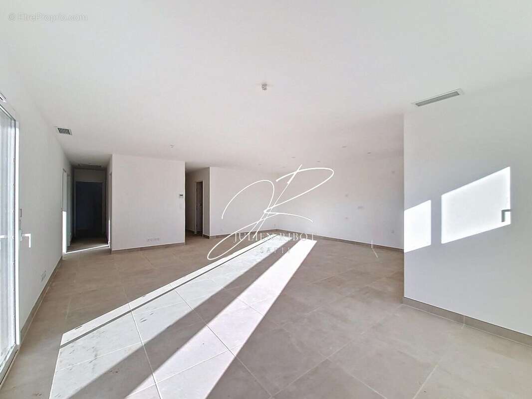 Photo 5 - Maison à SAUVIAN