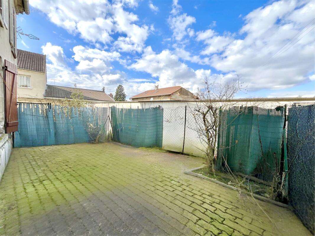 Appartement à BELLEU