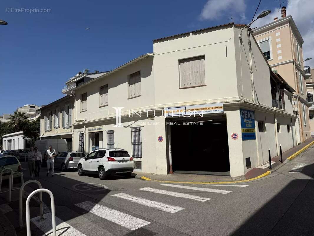 Cannes - Saint Nicolas : Ensemble de trois immeubles entiers - photo 13